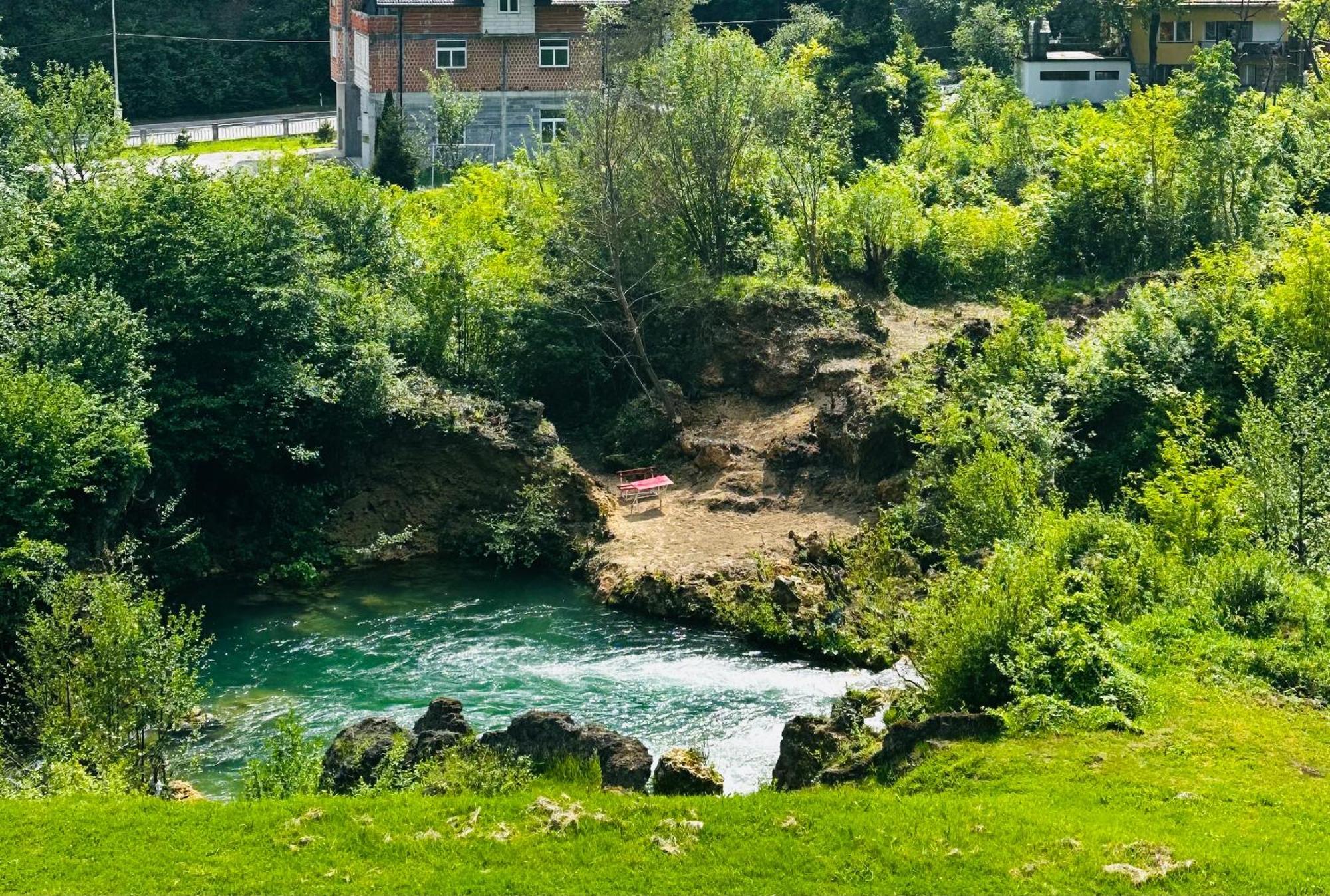 Apart Cobras Jajce Exteriör bild