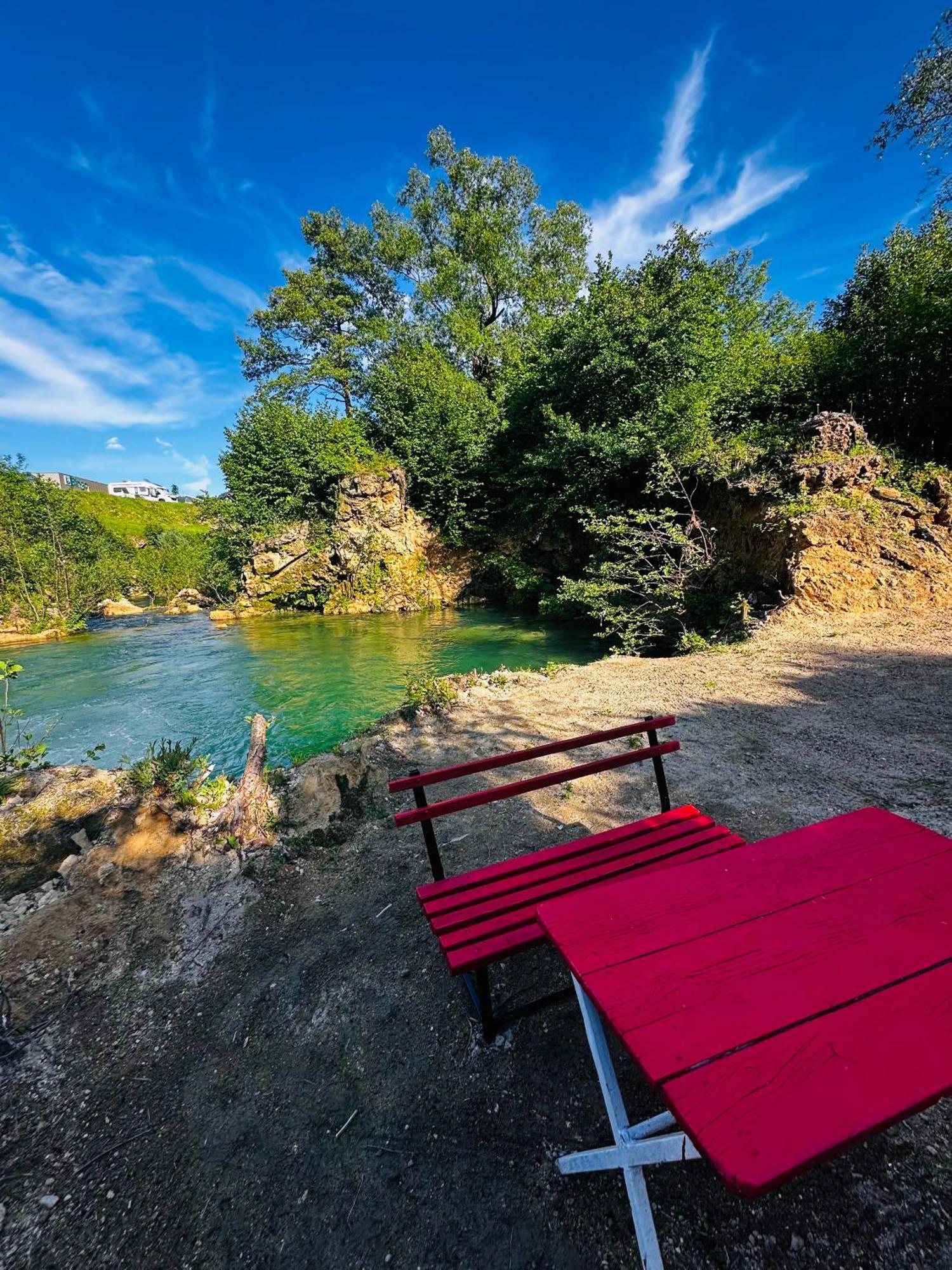Apart Cobras Jajce Exteriör bild